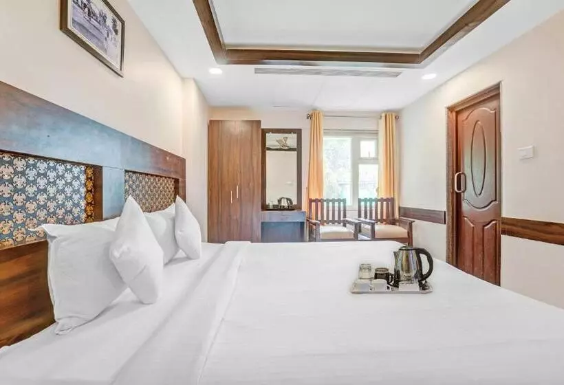 هتل Collection O Palace Inn