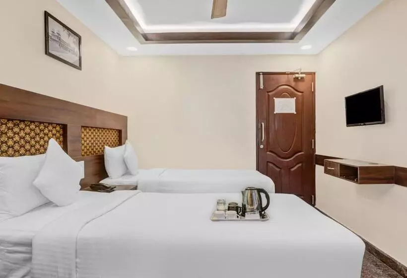 هتل Collection O Palace Inn