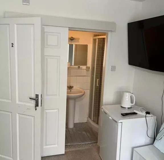 هتل کپسول Alder En Suite Self Catering With Private Shower 3