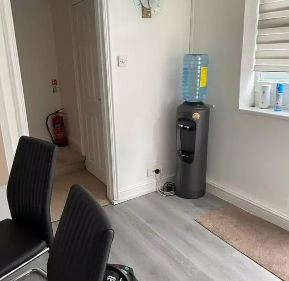 هتل کپسول Alder En Suite Self Catering With Private Shower 3