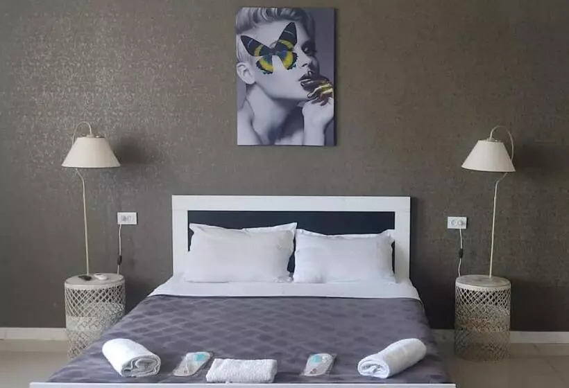 هتل Lux