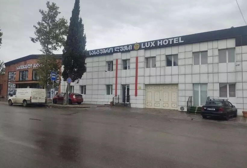 هتل Lux