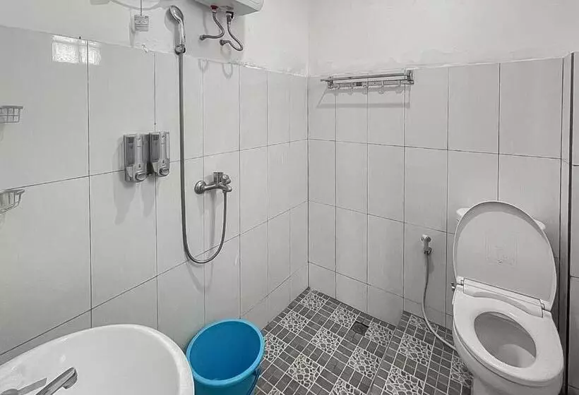 Hotelli Reddoorz Resort Syariah At Rancakalong Sumedang