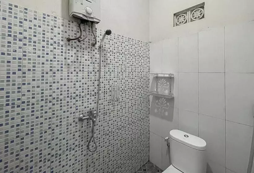 Hotelli Reddoorz Resort Syariah At Rancakalong Sumedang