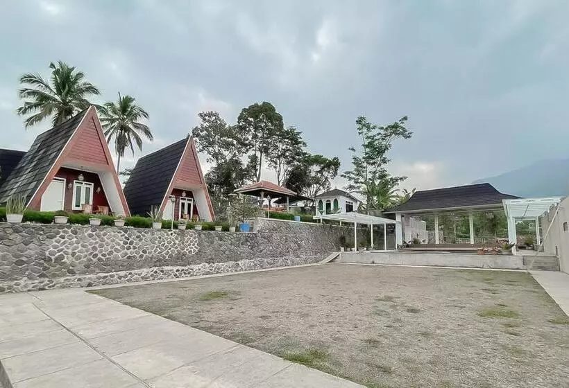 Hotelli Reddoorz Resort Syariah At Rancakalong Sumedang