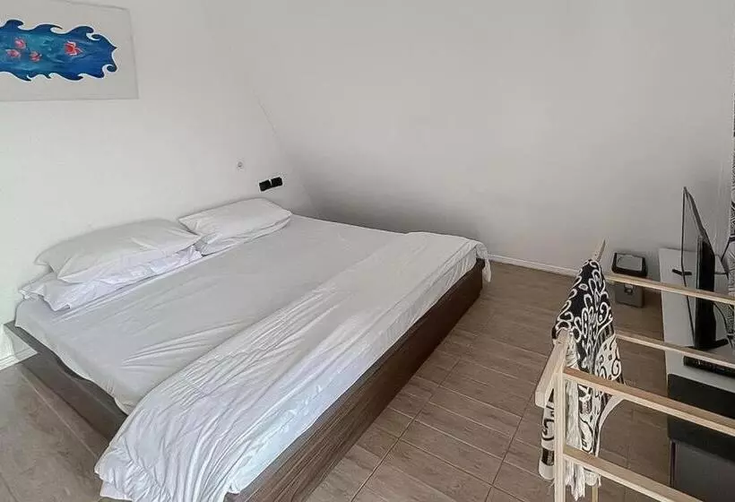 Hotelli Reddoorz Resort Syariah At Rancakalong Sumedang