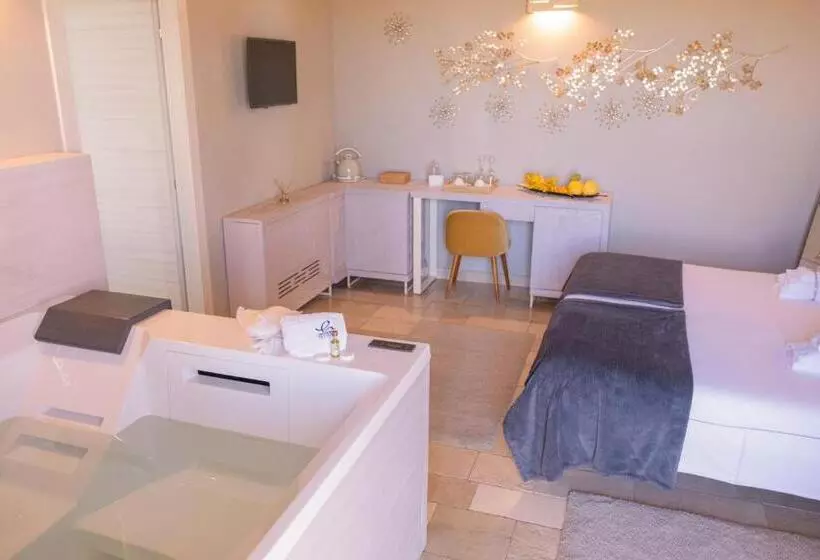 هتل Room Zenzero Hydro