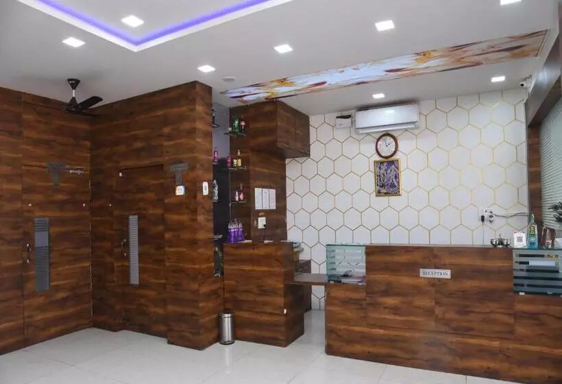 ホテル Shree Sharnam
