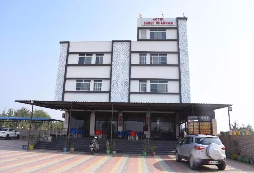 ホテル Shree Sharnam