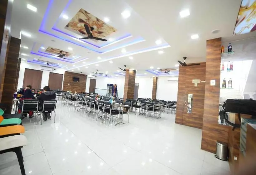 ホテル Shree Sharnam