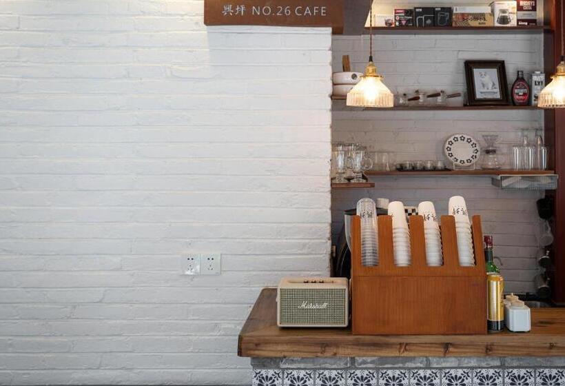 Отель Yangshuo Jhc Inn