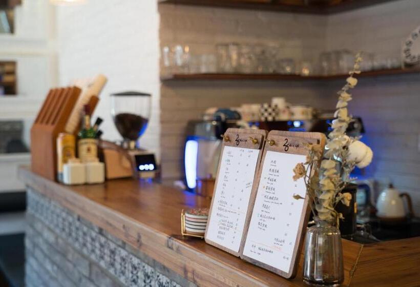 Отель Yangshuo Jhc Inn