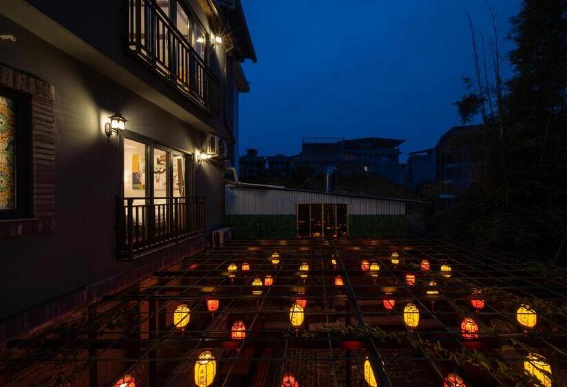 Отель Yangshuo Jhc Inn