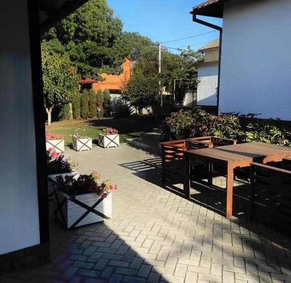 Majatalo экодом