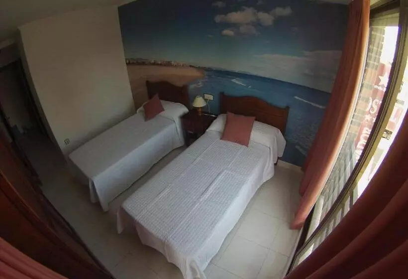 ペンション Habitaciones Trovador
