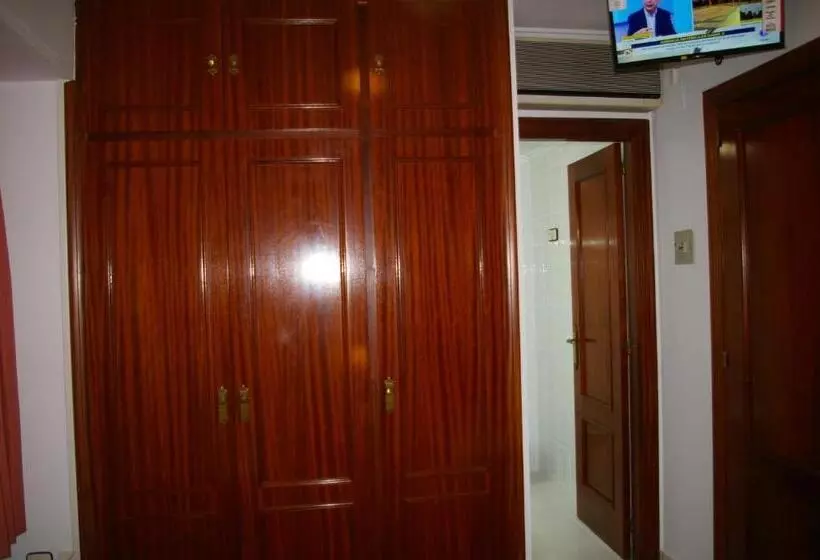 ペンション Habitaciones Trovador