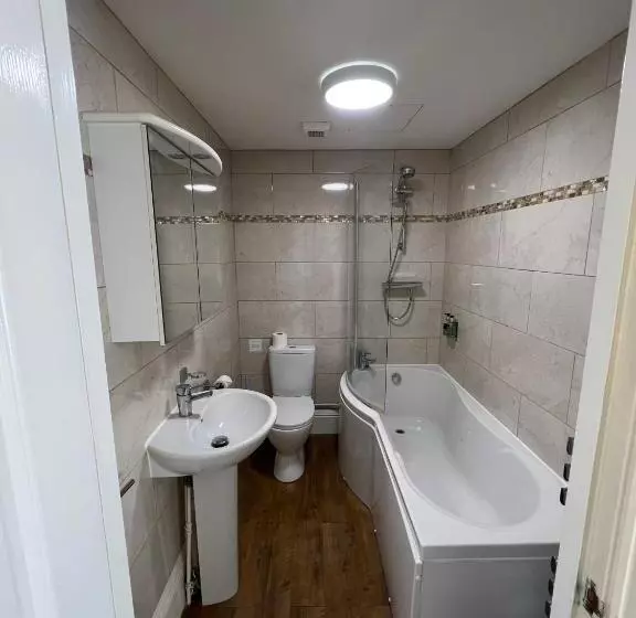پانسیون Melton Guest House