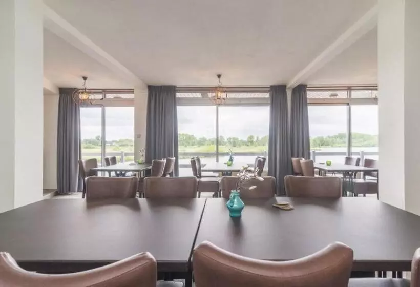 ホテル Aan De Linge