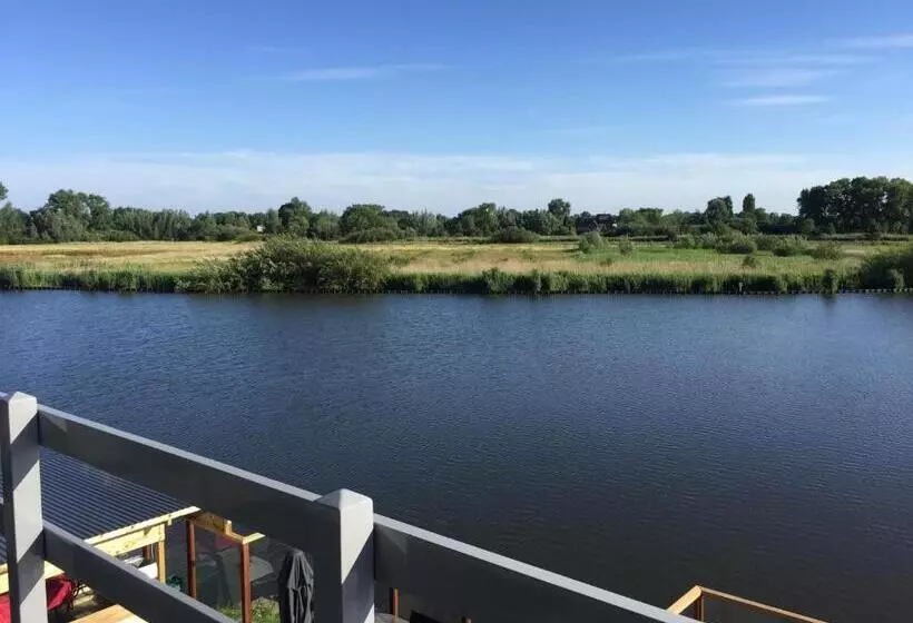 ホテル Aan De Linge