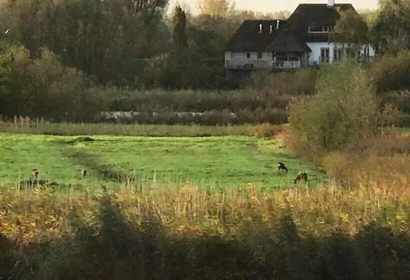 ホテル Aan De Linge