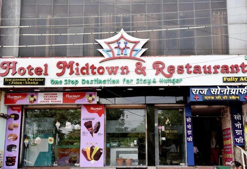 בית מלון כפרי Midtown & Restaurant