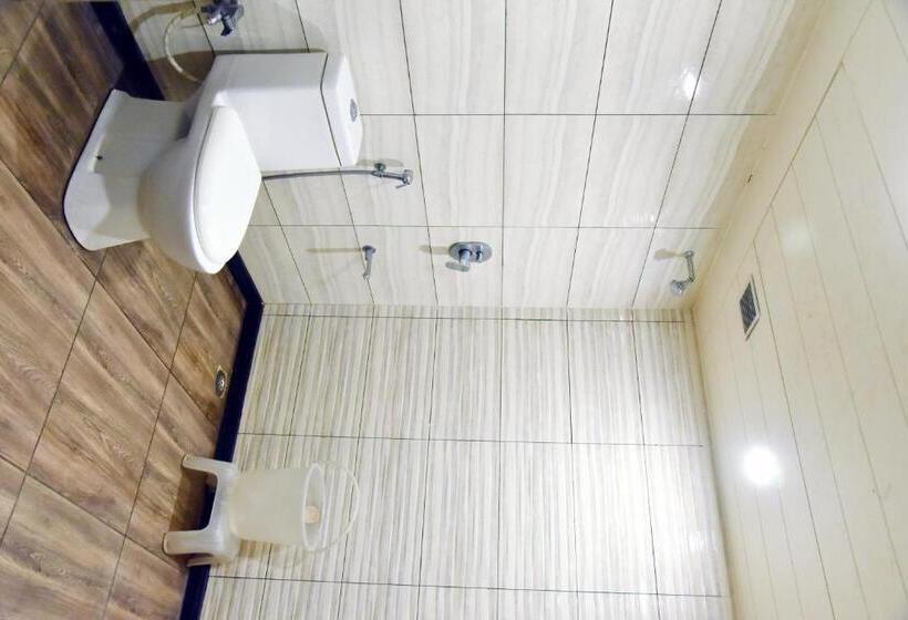 בית מלון כפרי Midtown & Restaurant