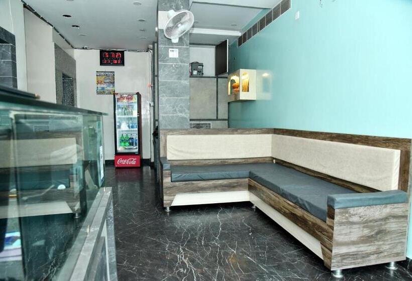 בית מלון כפרי Midtown & Restaurant