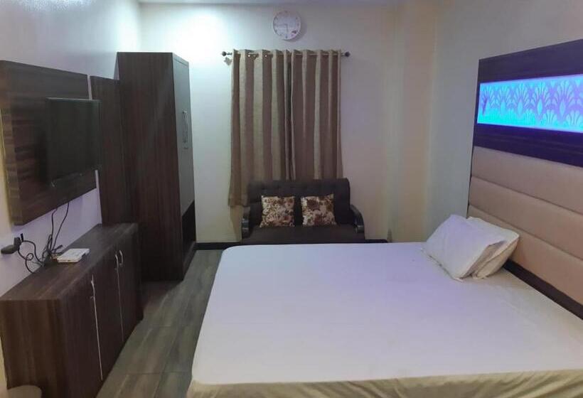 בית מלון כפרי Midtown & Restaurant