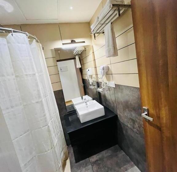 בית מלון כפרי Queens Tourist Home