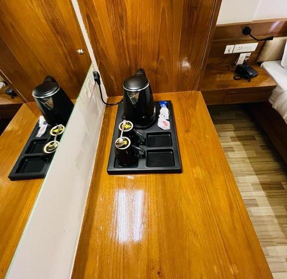 בית מלון כפרי Queens Tourist Home