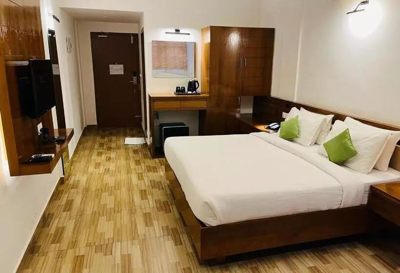 Hotelli Queens Tourist Home