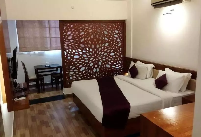 Hotelli Queens Tourist Home