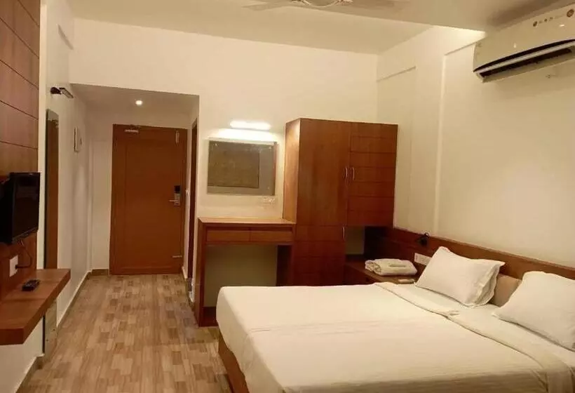 Hotelli Queens Tourist Home