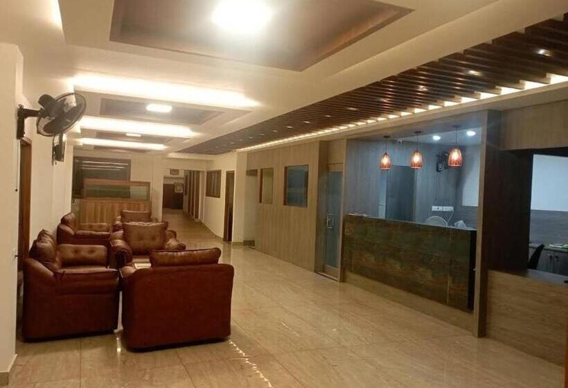 בית מלון כפרי Queens Tourist Home