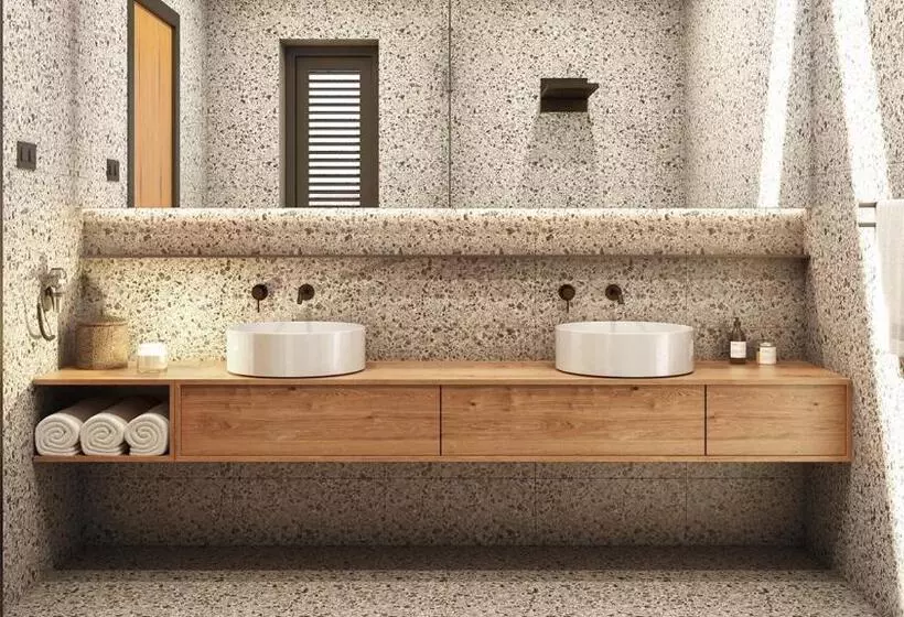 Hotelli The Salty Pelican Yoga & Surf Retreat