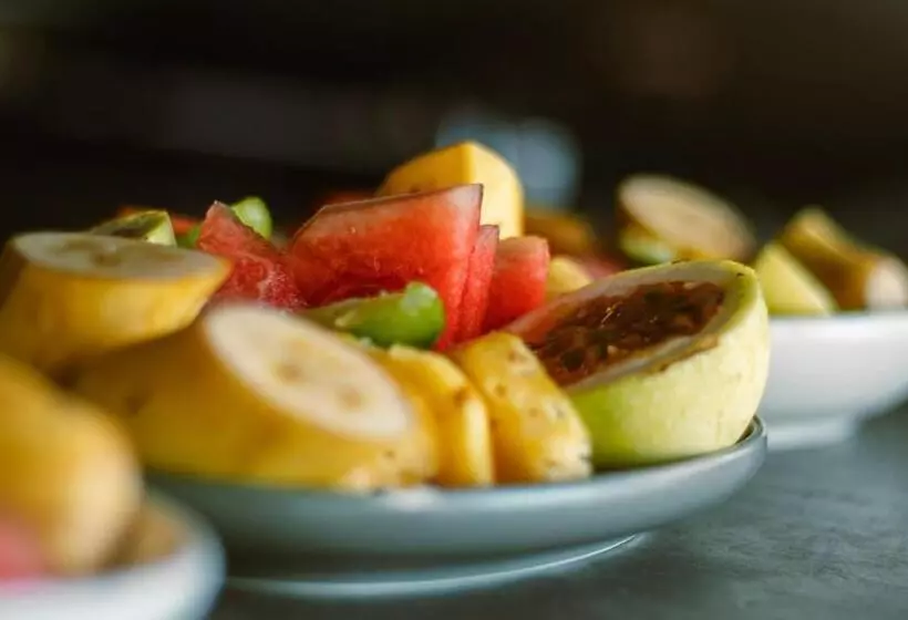 Hotelli The Salty Pelican Yoga & Surf Retreat