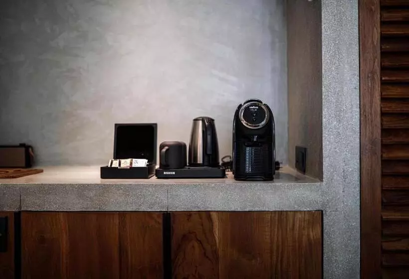 Hotelli The Salty Pelican Yoga & Surf Retreat