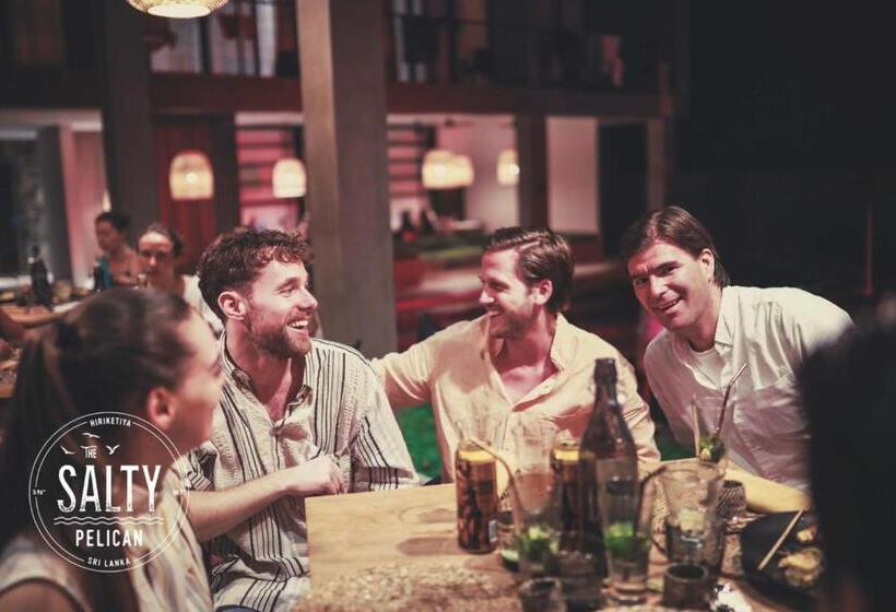 فندق The Salty Pelican Yoga & Surf Retreat