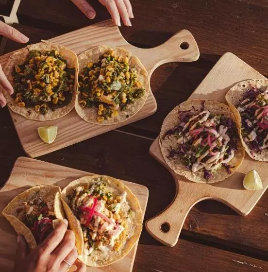 Hotelli The Salty Pelican Yoga & Surf Retreat