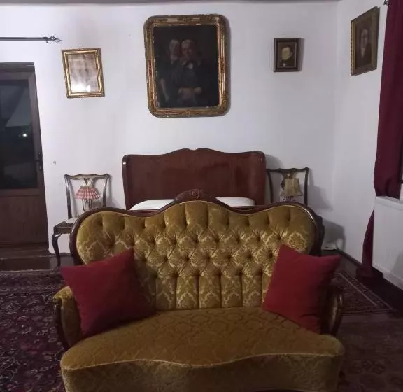 Majatalo La Amadeus & Monica