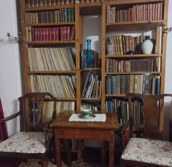 Majatalo La Amadeus & Monica