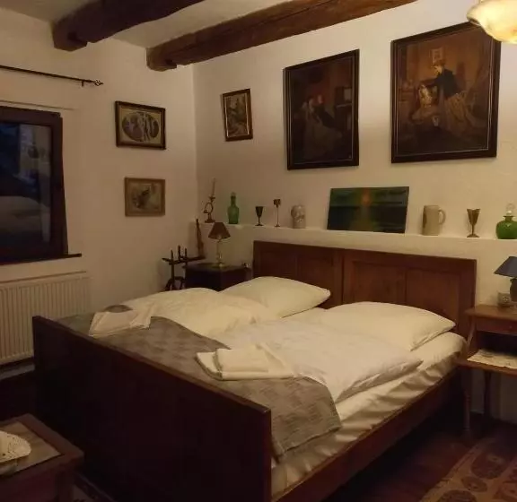 Majatalo La Amadeus & Monica