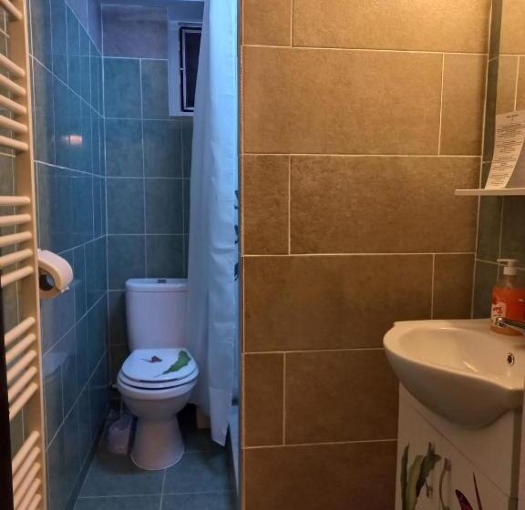 פנסיון La Amadeus & Monica