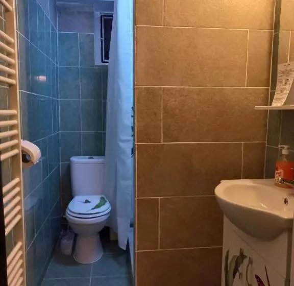 Majatalo La Amadeus & Monica