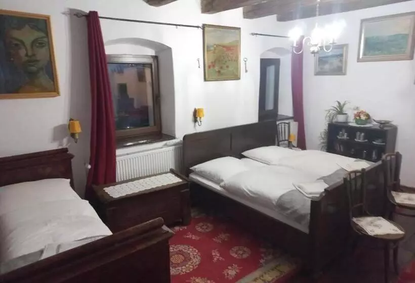 Majatalo La Amadeus & Monica