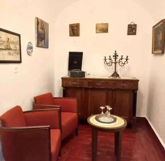 Majatalo La Amadeus & Monica