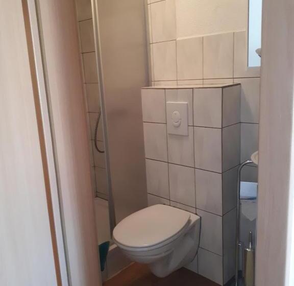 פנסיון Monteurhotel B27