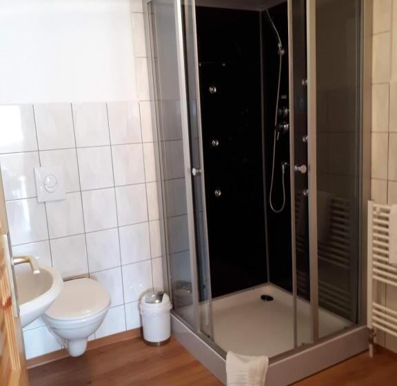 פנסיון Monteurhotel B27