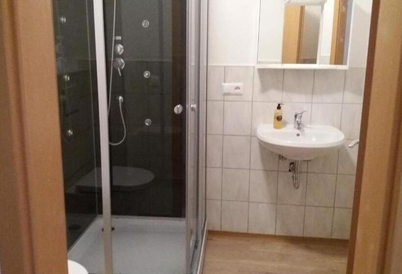 פנסיון Monteurhotel B27