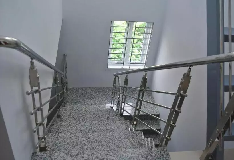 Majatalo Nhà Nghỉ Hoa Lý